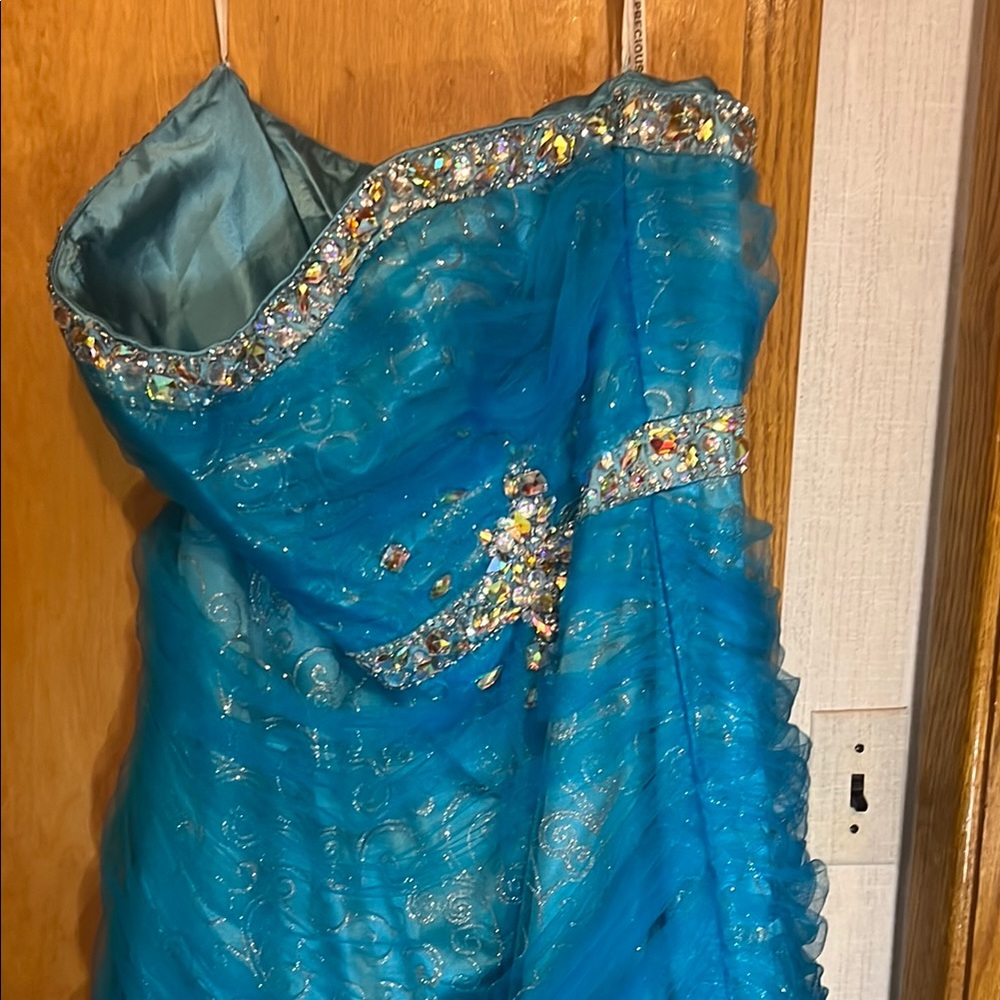 Elegant Blue Strapless Gown with Rhinestone Accents